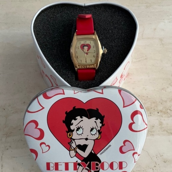 Vintage Betty Boop Watch 2002 Red Heart New In Tin Wristwatch Gold Tone New